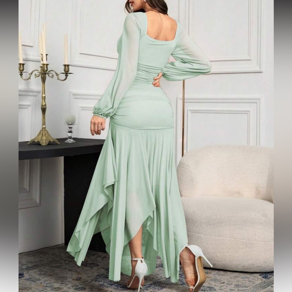 Elegant Lavender Evening Gown - Picture 12 of 16